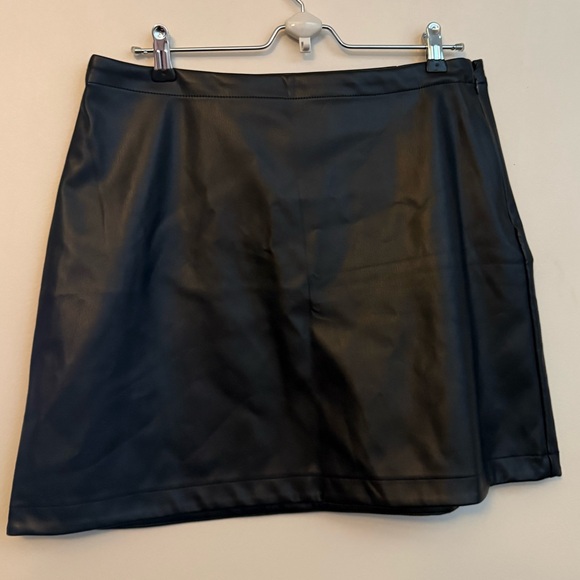 GAP Dresses & Skirts - GAP Black Vegan(Faux) Leather Mini Skirt